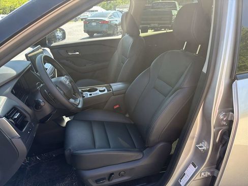 Certified 2025 Nissan Rogue SL w/ Tech Package AWD/4WD image 20
