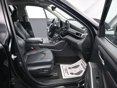 Used 2023 Toyota Highlander XLE image 26