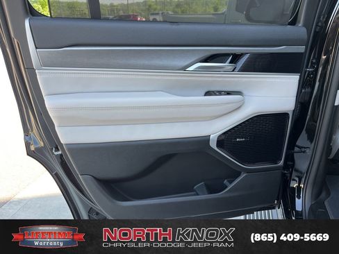 New 2026 Jeep Grand Wagoneer Limited AWD/4WD image 18