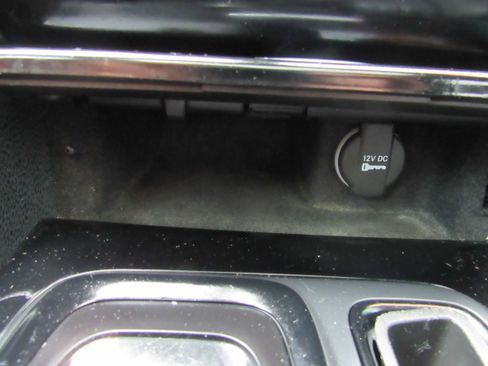 Used 2023 Chrysler 300 S RWD image 22