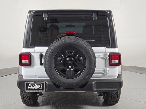 Used 2025 Jeep Wrangler Sport AWD/4WD image 5