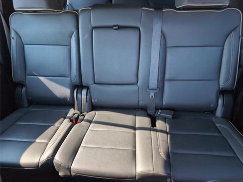Used 2024 GMC Yukon XL SLT image 21