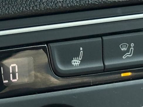 Used 2019 Volkswagen Atlas SE FWD image 18