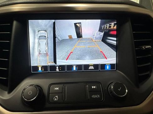 Used 2021 GMC Acadia Denali w/ Denali Technology Package FWD image 11