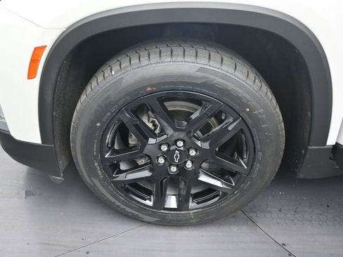 Used 2022 Chevrolet Traverse LT FWD image 9
