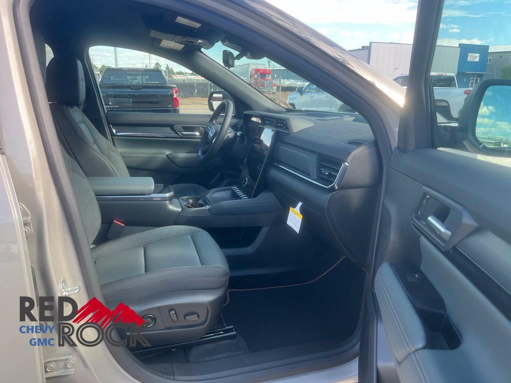 New 2027 GMC Terrain AT4 w/ Convenience Package III AWD/4WD image 11