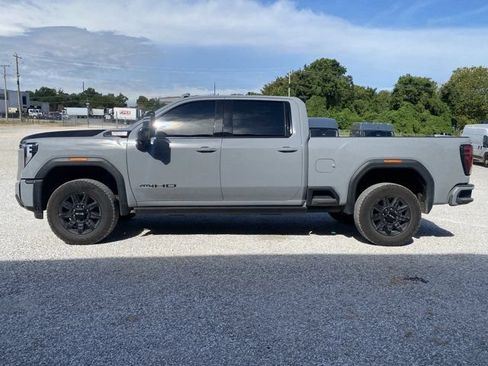 Used 2025 GMC Sierra 2500 AT4 w/ AT4 Premium Plus Package AWD/4WD image 9