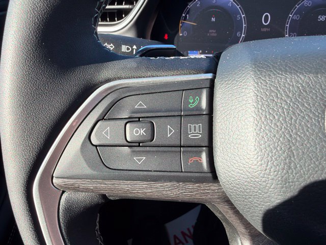 Certified 2025 Jeep Grand Cherokee Limited w/ Trailer Tow Package AWD/4WD image 22