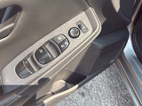 Used 2025 Nissan Sentra S FWD image 12