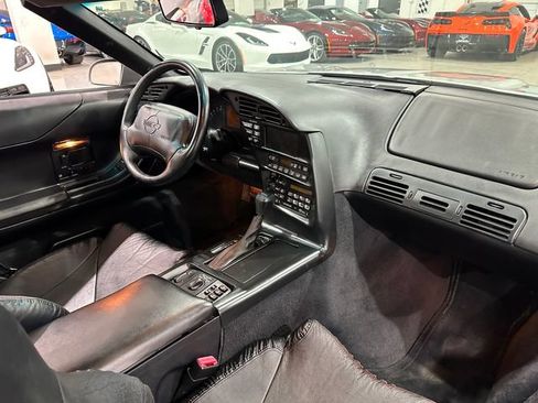 Used 1996 Chevrolet Corvette Coupe RWD image 10