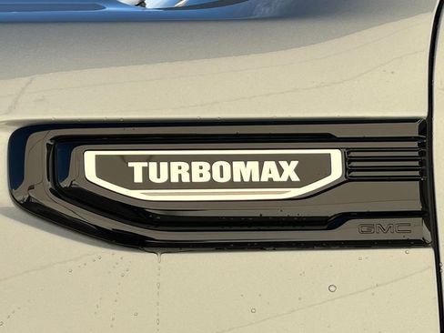 New 2025 GMC Sierra 1500 Elevation image 2