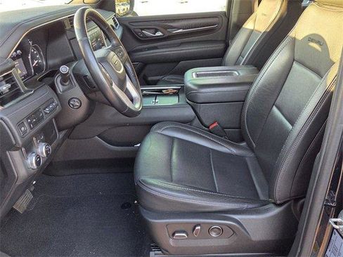 Used 2021 GMC Yukon XL Denali image 9