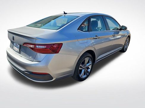Used 2024 Volkswagen Jetta SE FWD image 5