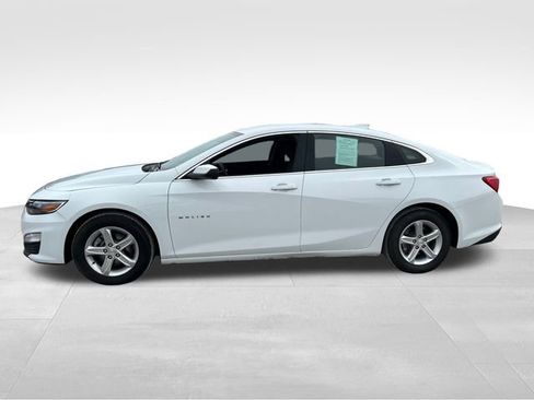 Used 2024 Chevrolet Malibu LT image 2