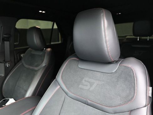 Used 2025 Ford Explorer ST w/ Sun And Sound Package image 21