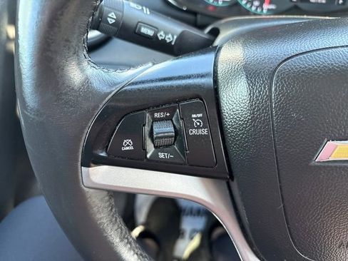 Used 2021 Chevrolet Trax LT w/ Premium Seat Package image 12