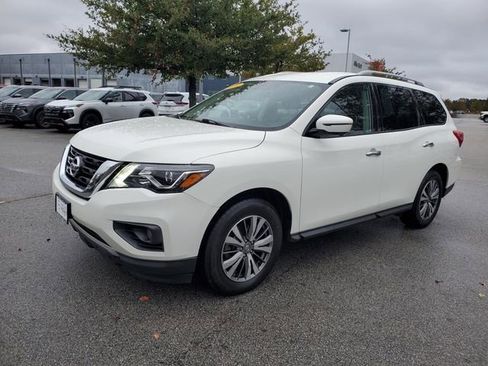 Used 2020 Nissan Pathfinder SL image 10