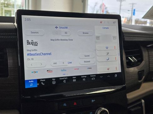 Used 2024 Ford Expedition Limited image 30