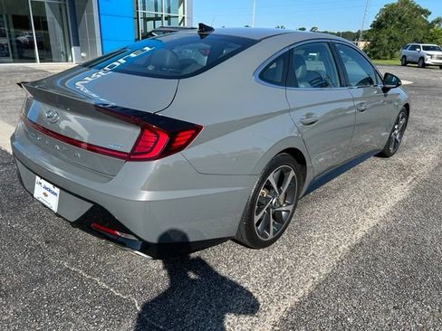Used 2021 Hyundai Sonata SEL Plus FWD image 2