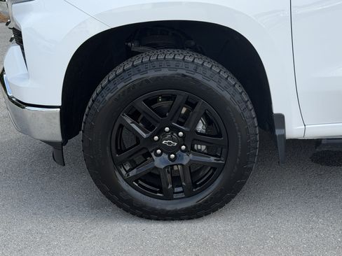 Used 2023 Chevrolet Silverado 1500 LTZ AWD/4WD image 11