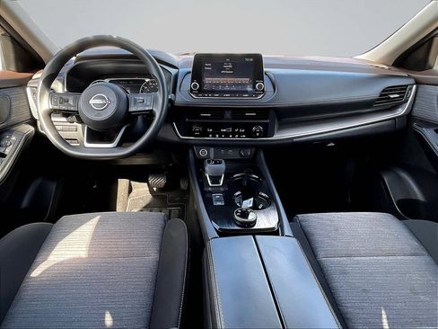 Used 2023 Nissan Rogue SV AWD/4WD image 9