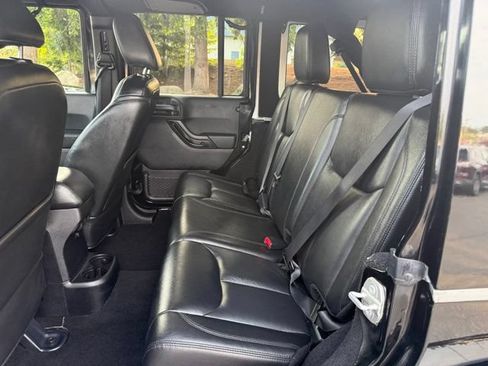 Used 2015 Jeep Wrangler Unlimited Sahara w/ Max Tow Package AWD/4WD image 23