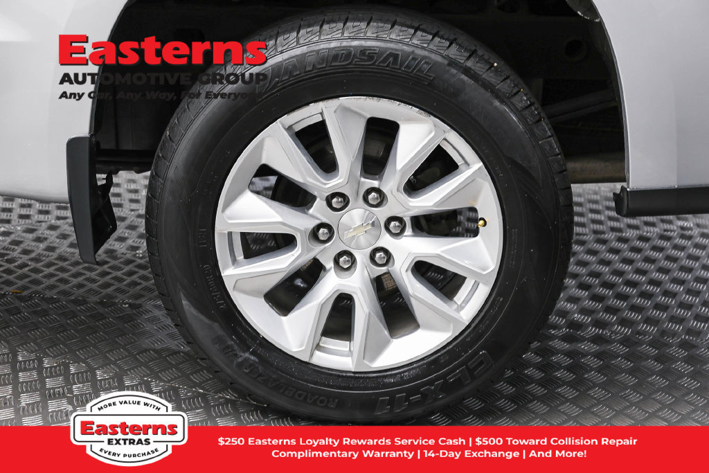Used 2019 Chevrolet Silverado 1500 Custom w/ Custom Value Package AWD/4WD image 9