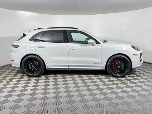 New 2026 Porsche Cayenne GTS image 8