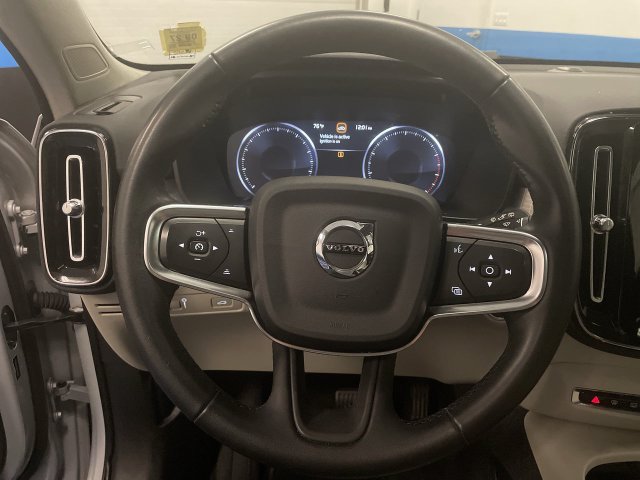 Used 2022 Volvo XC40 T5 Momentum AWD/4WD image 14