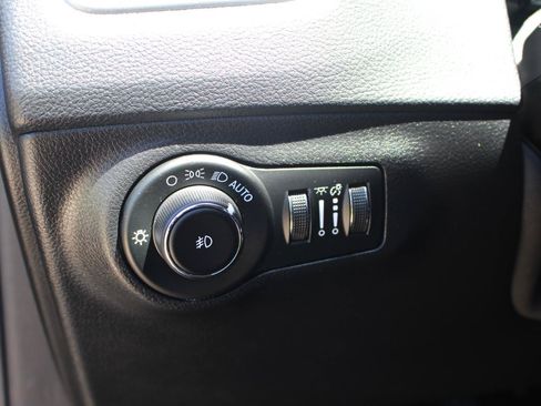 Used 2020 Jeep Compass Latitude w/ Popular Equipment Group AWD/4WD image 16