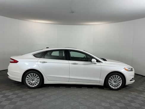 Used 2016 Ford Fusion SE w/ Equipment Group 502A FWD image 4