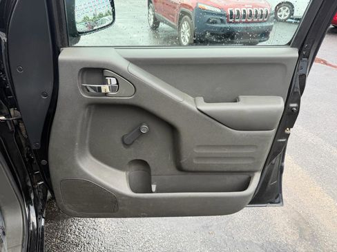 Used 2015 Nissan Frontier S RWD image 19