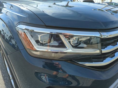 Used 2020 Volkswagen Atlas Cross Sport SE image 17