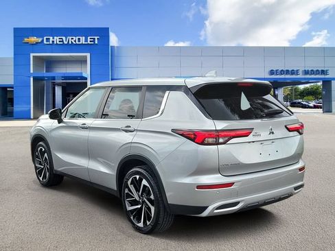 Used 2024 Mitsubishi Outlander SE FWD image 3