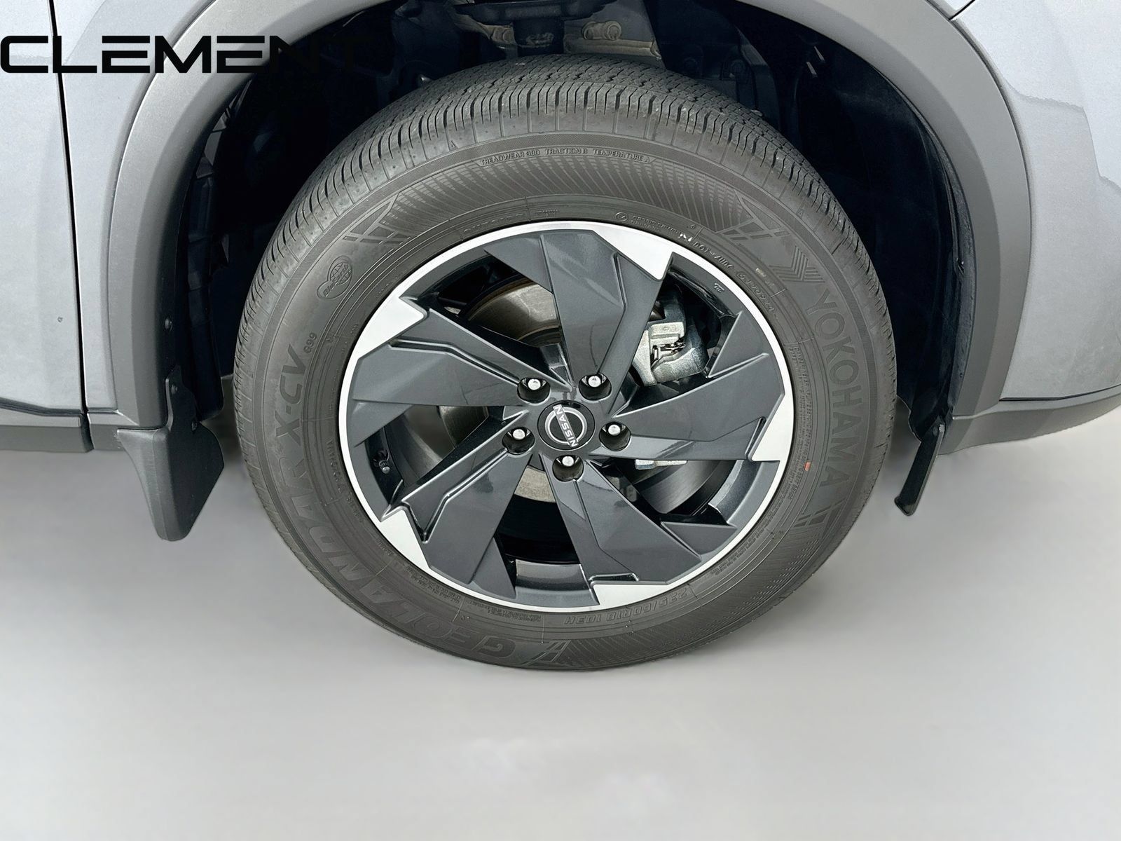 Used 2024 Nissan Rogue SV AWD/4WD image 35