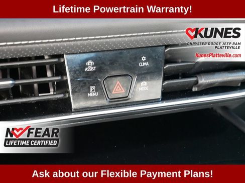 Used 2025 Volkswagen Atlas SE AWD/4WD image 25