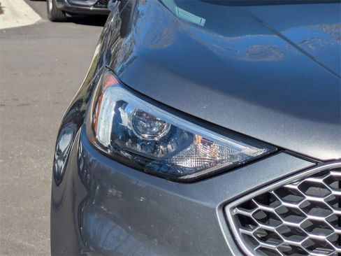 Used 2023 Ford Edge SEL image 9