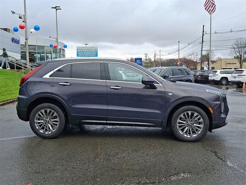 Used 2025 Cadillac XT4 Premium Luxury w/ Cold Weather Package image 8
