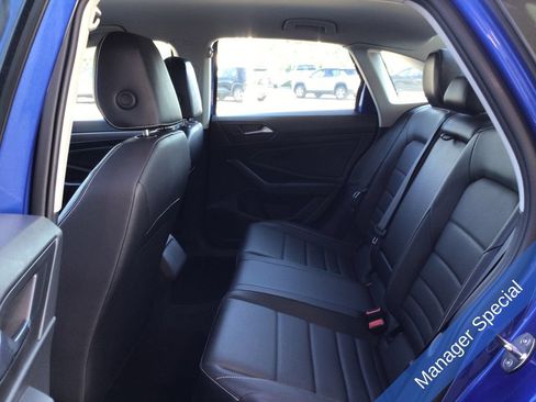 Used 2024 Volkswagen Jetta SE FWD image 31
