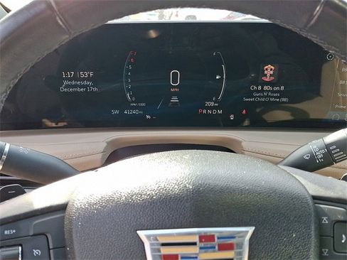 Used 2024 Cadillac XT4 Premium Luxury image 16