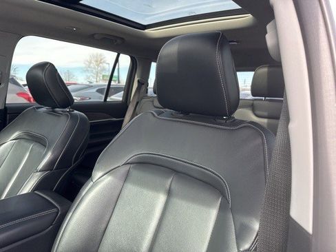 Used 2022 Jeep Grand Cherokee L Limited image 17