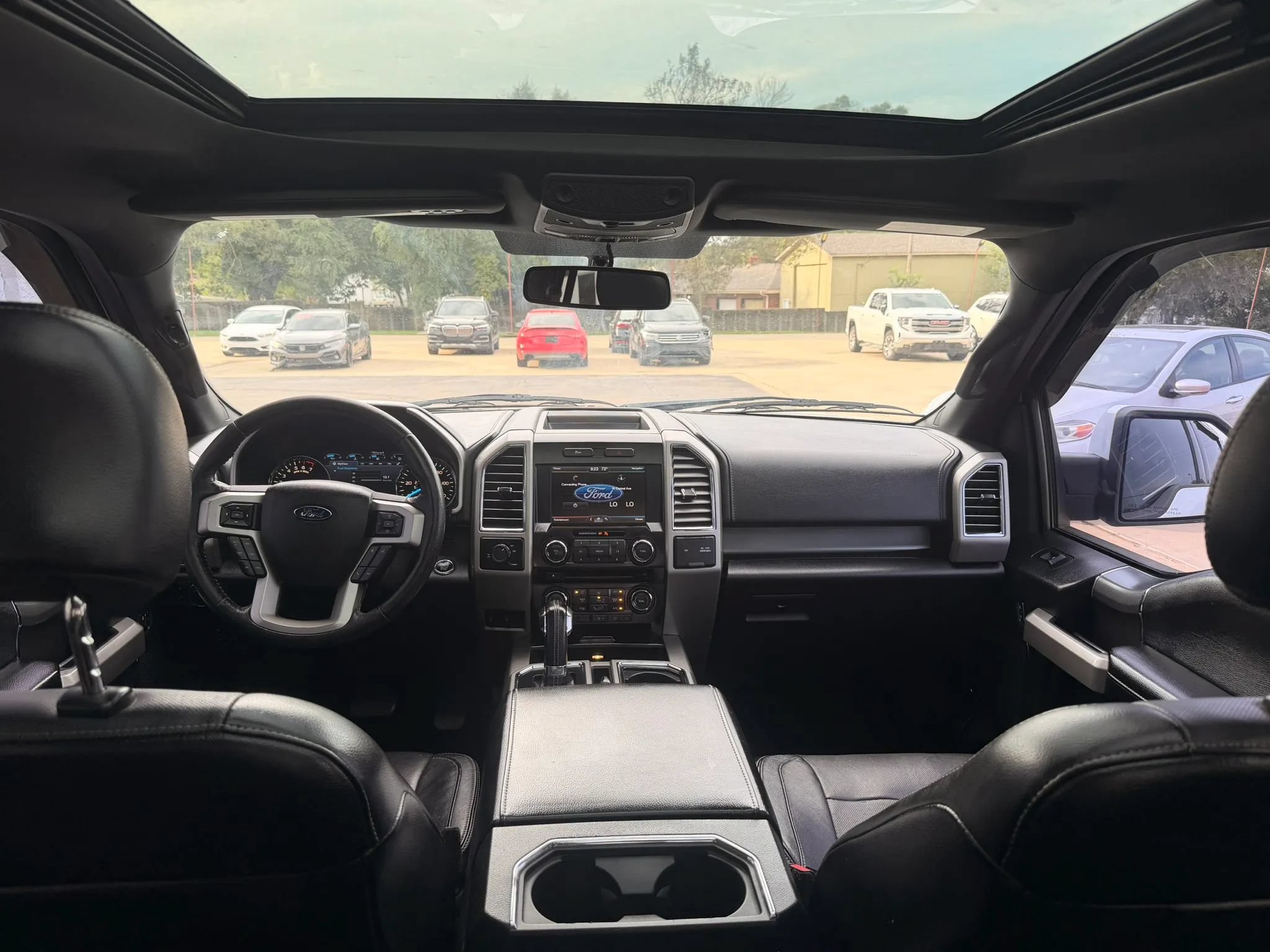 Used 2015 Ford F150 Lariat RWD image 27