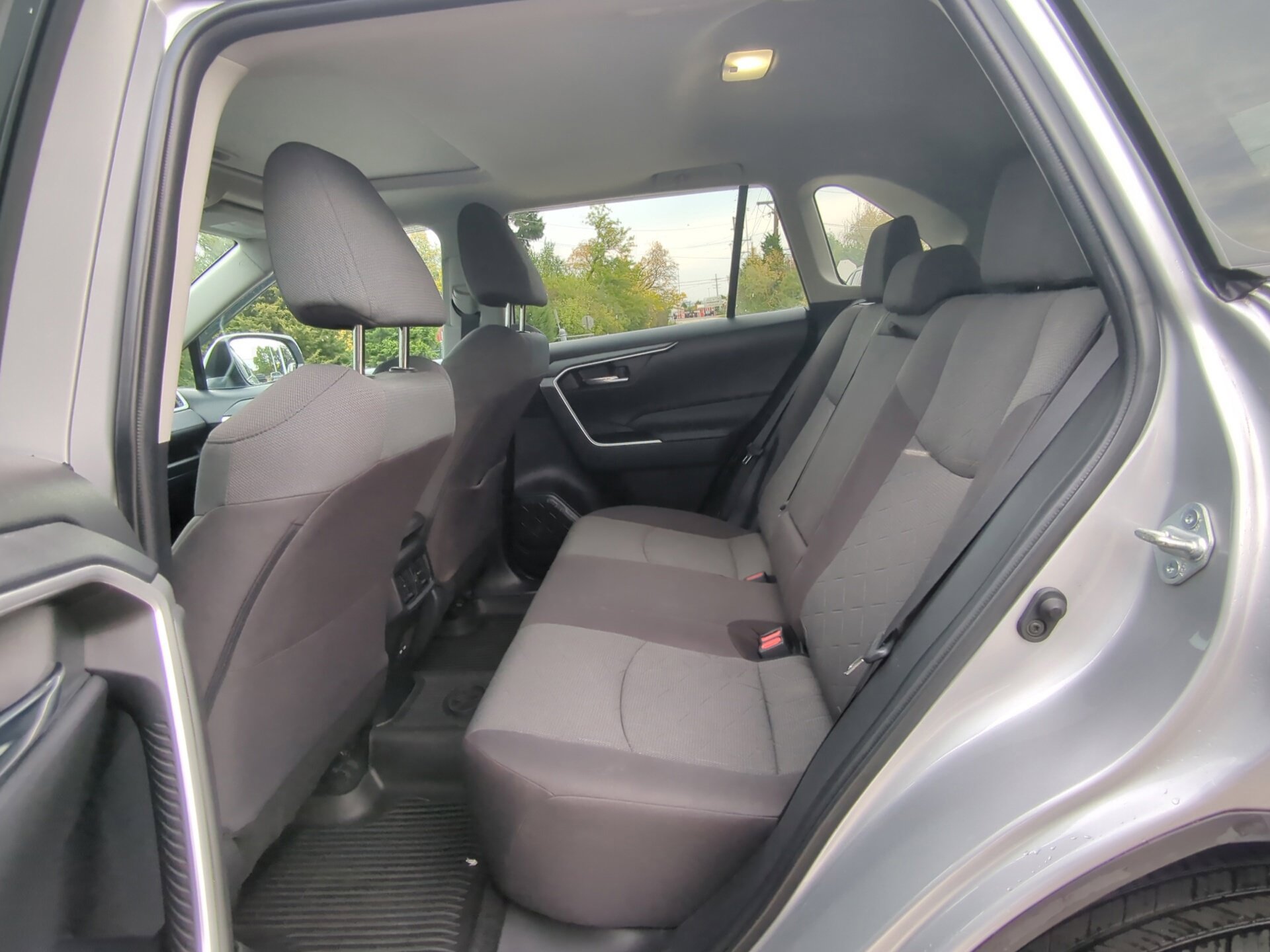 Used 2022 Toyota RAV4 XLE w/ Convenience Package AWD/4WD image 16