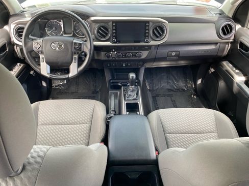 Used 2022 Toyota Tacoma SR5 w/ Technology Package AWD/4WD image 10