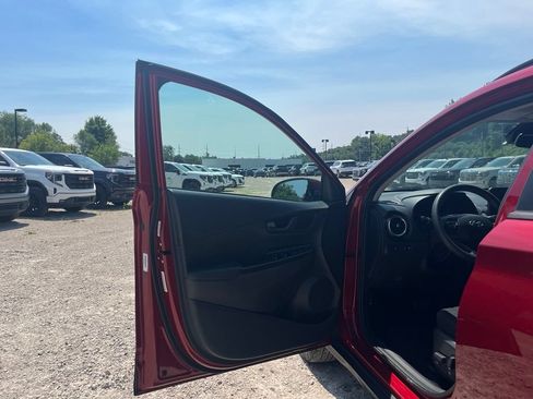 Used 2023 Hyundai Kona SEL FWD image 16