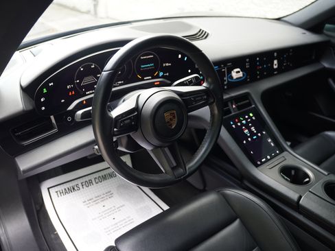 Used 2022 Porsche Taycan RWD image 3