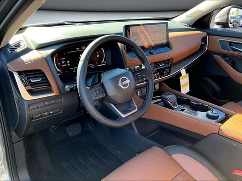 New 2026 Nissan Rogue Platinum image 7