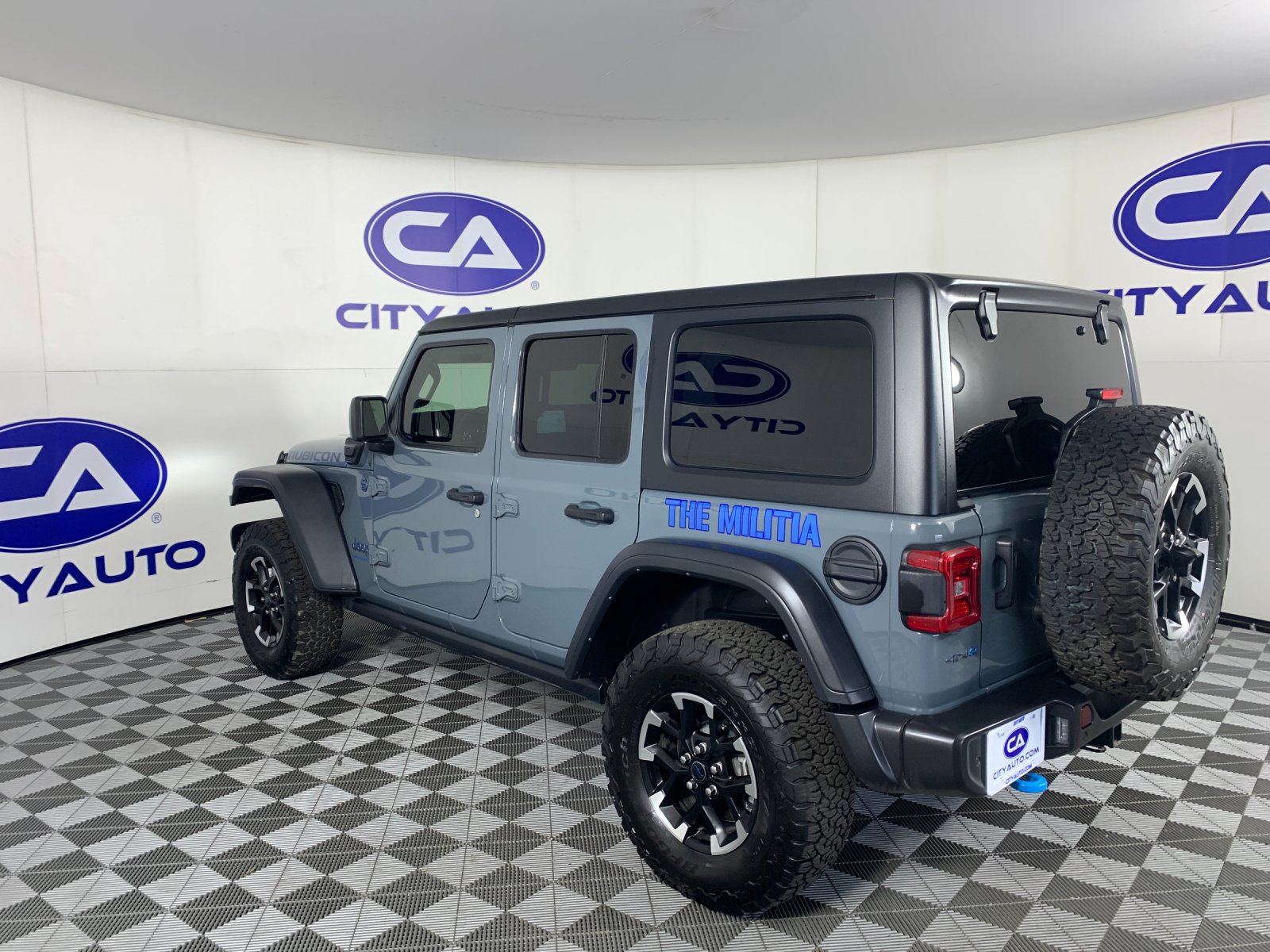 Used 2024 Jeep Wrangler Unlimited Rubicon 4xe w/ Technology Group AWD/4WD image 5