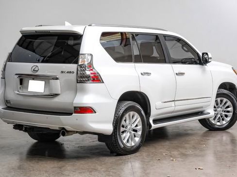 Used 2017 Lexus GX 460 image 10
