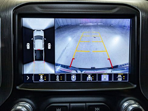 Used 2021 GMC Sierra 2500 Denali w/ Denali Black Diamond Edition image 18